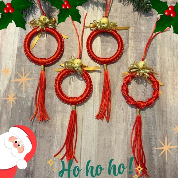 SET OF 4 HANDMADE MACRAME CHRISTMAS ORNAMENTS - Picture 1 of 12